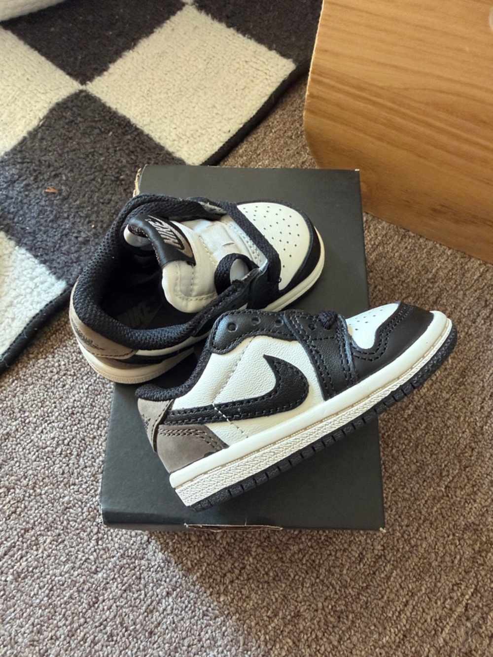 DS NIKE AJ1 RETRO LOW OG 4C